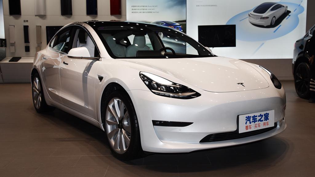 新的一年降价第一击新款特斯拉model3售价2499万元起