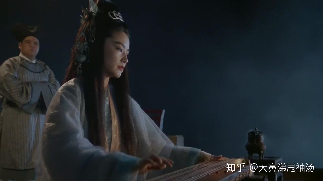 霸气侧漏,影片结尾处她以一人之力对抗整个武林,天魔琴在手,基本上就