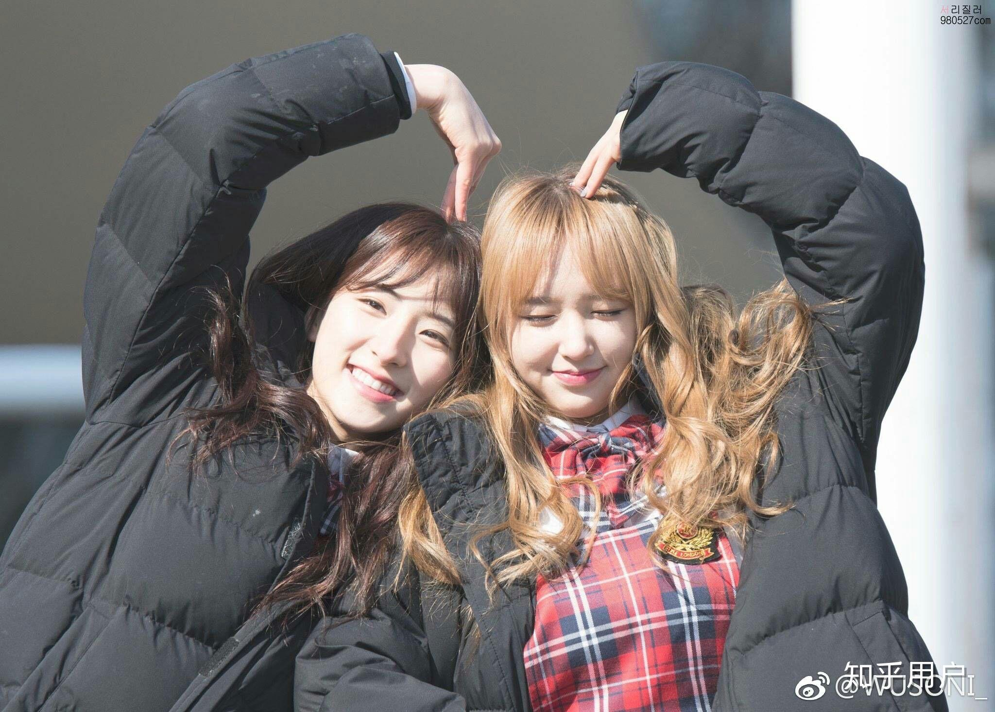 希望这次回韩国后能安慰安慰周延宇宙少女的恩潇啊!