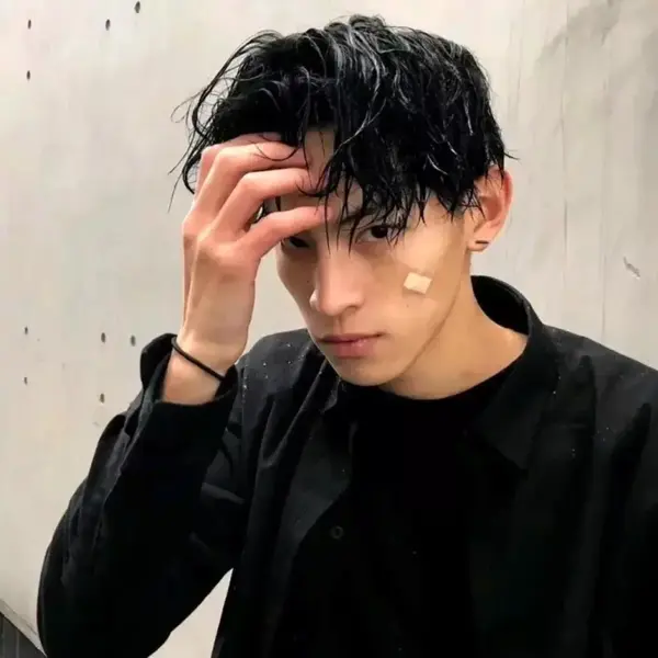 4k超高清微信头像男生阳光(共14张)