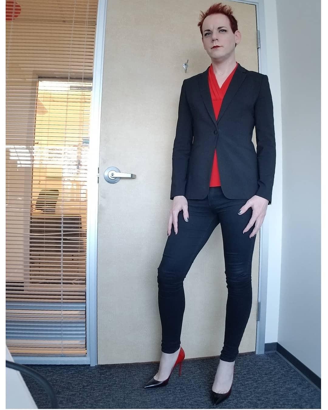 什么工作或者公司可以允许男人穿女装上班