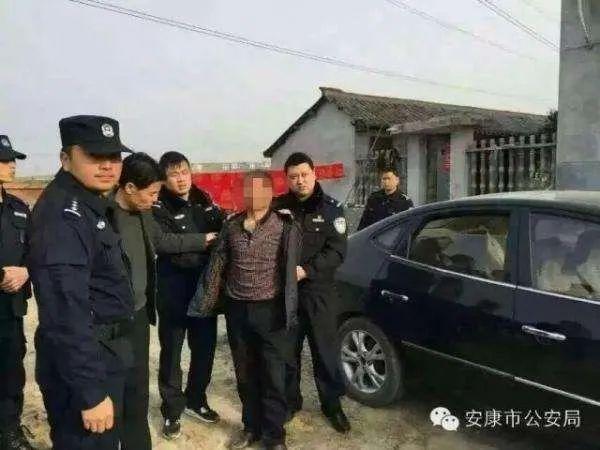 董培琰老师推荐男孩表演播音艺考自备稿件跪下来的母爱