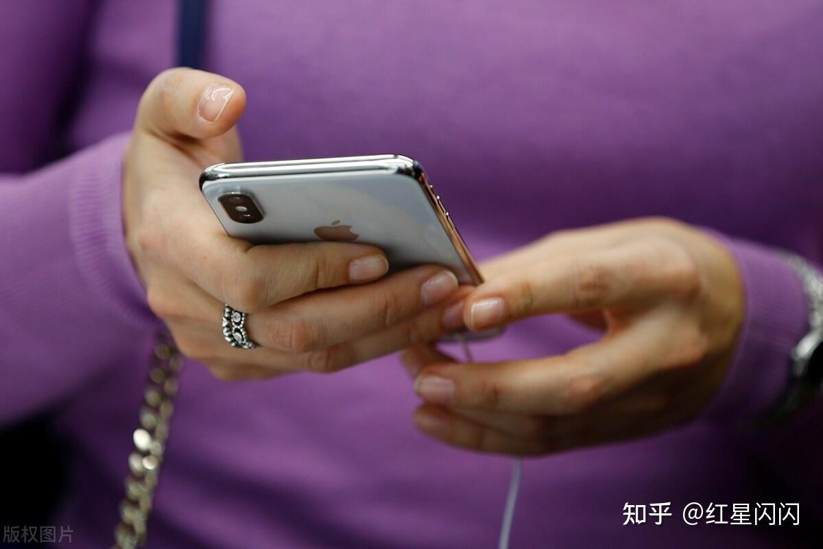 传中国政府机构禁用苹果手机 外交部：没法规禁买禁用 | 星岛日报
