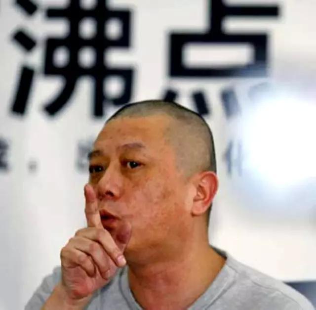 他是京城第一老炮撕记者骂文豪冯小刚见了都要叫一声大哥