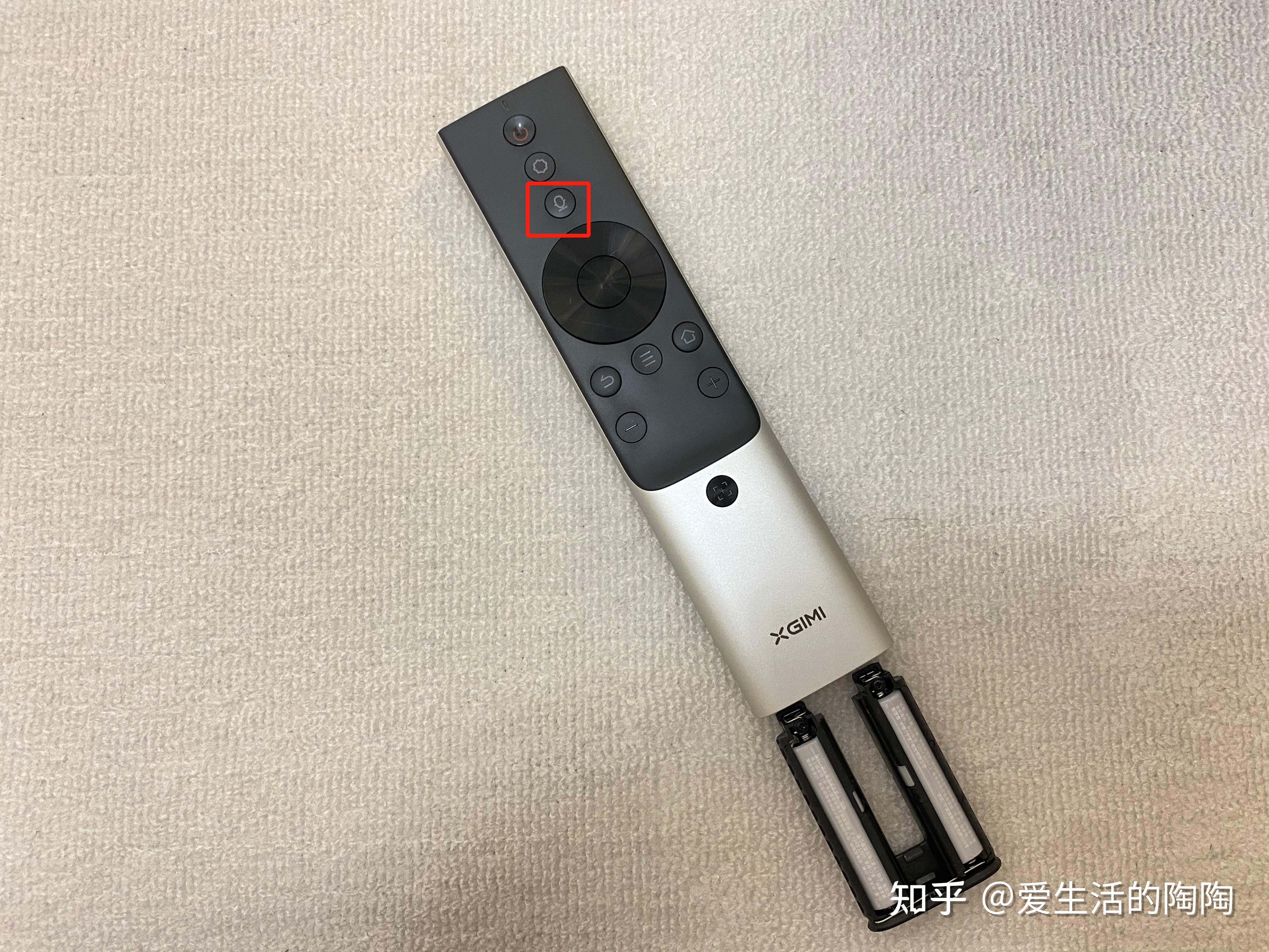 遥控器(带电池),一共就是这些了~我们再看主机,极米h5整体采用与全球
