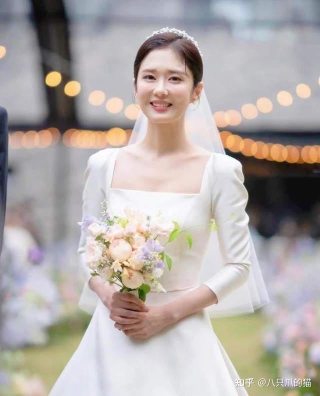 刁蛮公主张娜拉结婚了你看穿婚纱的她像41岁吗
