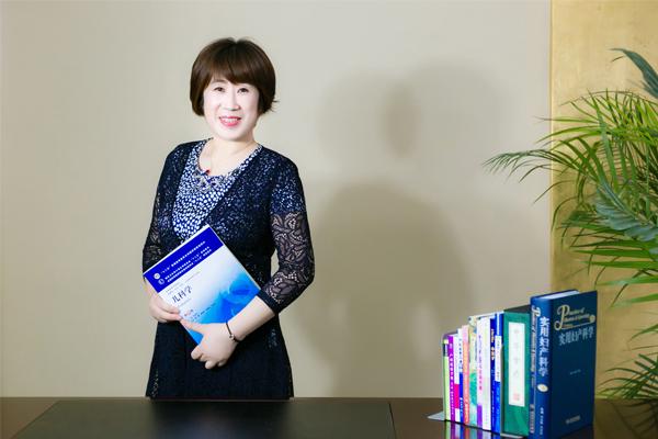 徐玲老师为人谦和,热情,在以往数次的公开课中以幽默,专业,通俗的授课