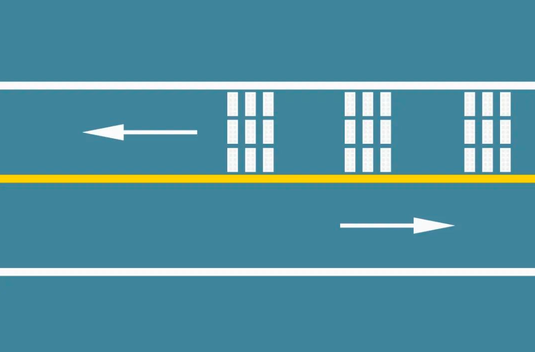 (纵向减速标线)车行道纵向减速标线为一组平行于车行道分界线的菱形块