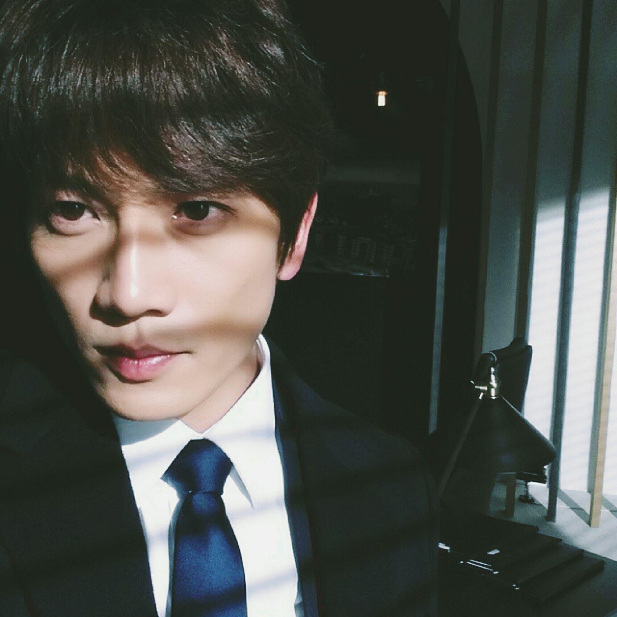 《kill me heal me》《被告人》《秘密》男主。演技非常非常非常好,特别触动