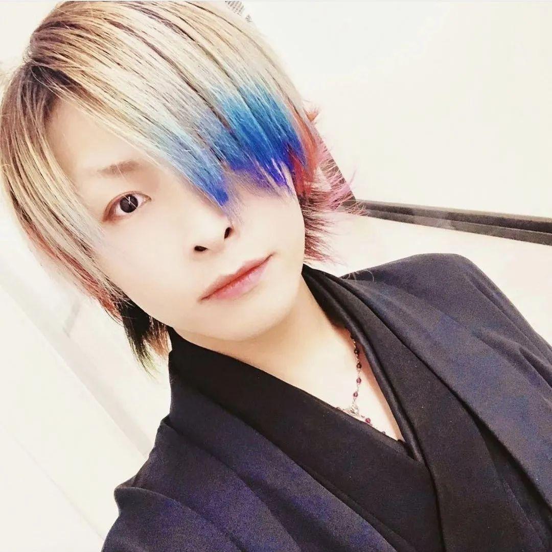 日本男团成员下海拍AV，饰演女主角... - 知乎