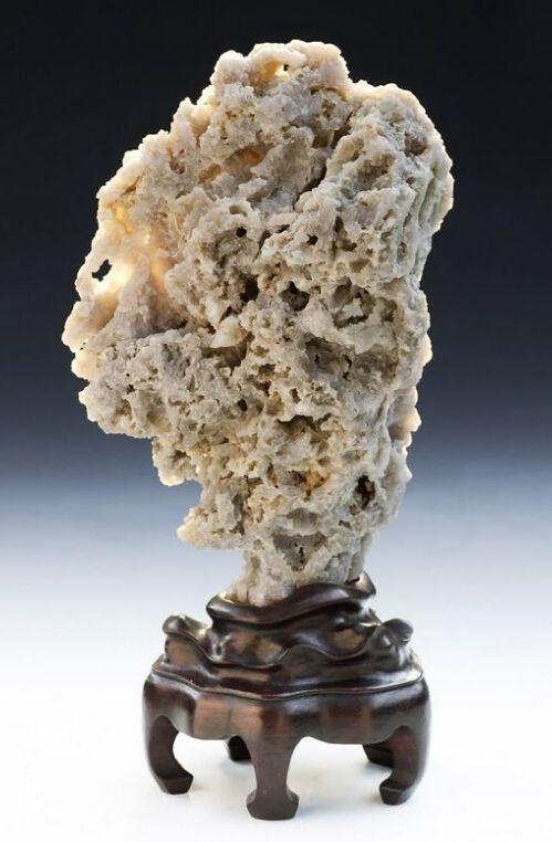 鹿克虎不是随便一块石头都可以成为有价值的观赏石