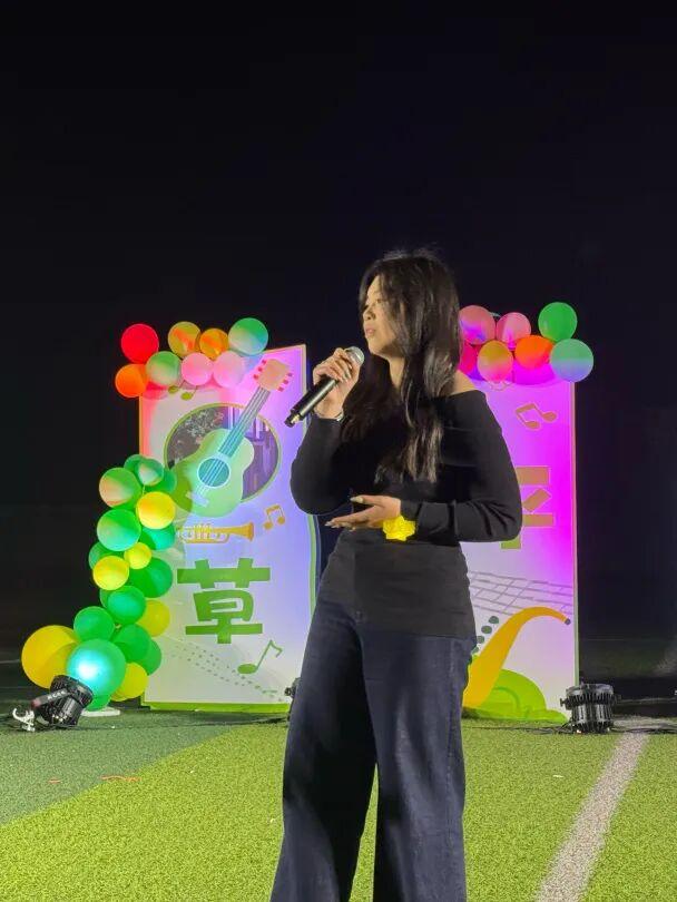 浙江省广播电视中等专业学校富阳校区草地音乐节燃情开唱！(图6)