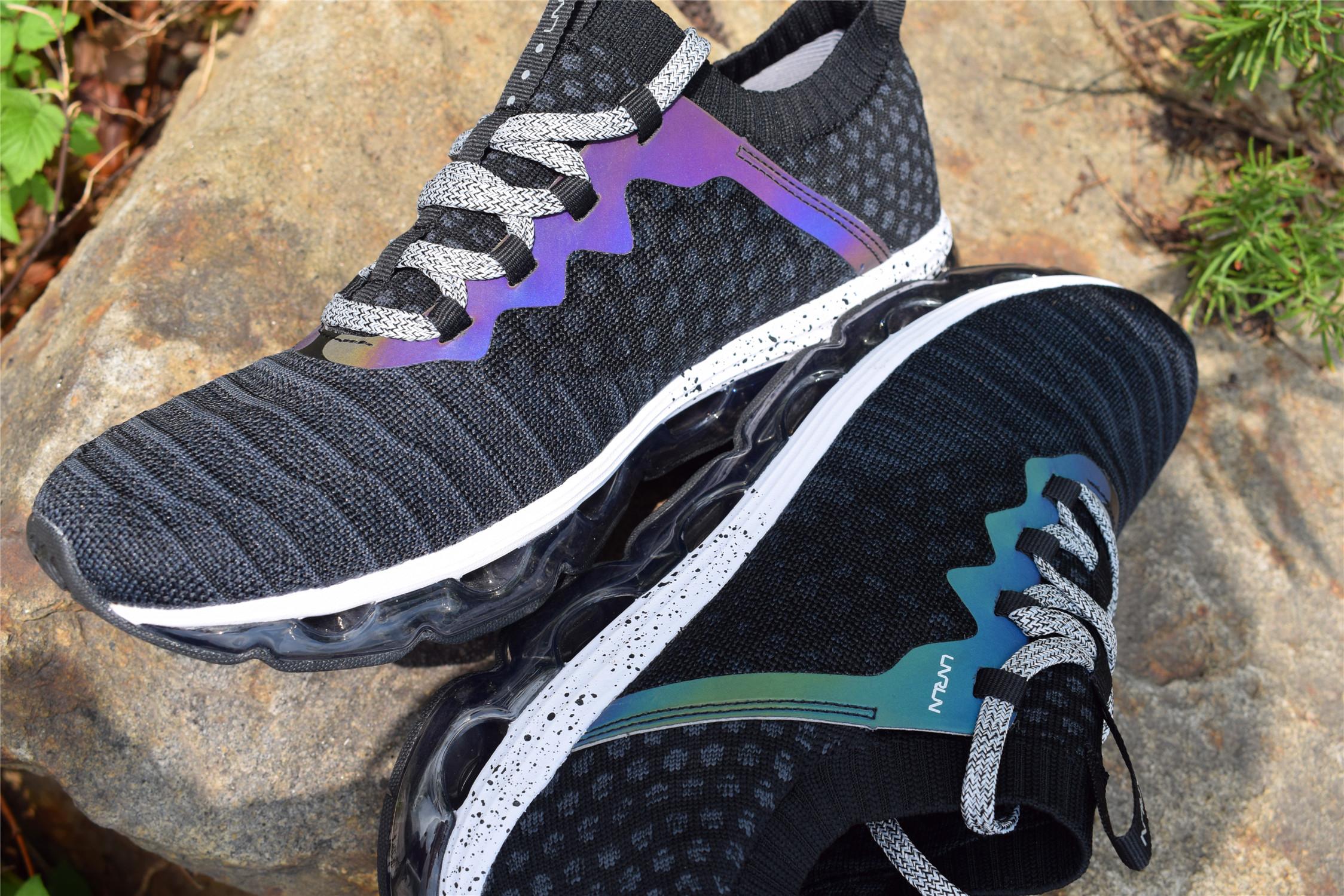 气定神闲三十公里李宁弧曜影全掌气垫减震跑鞋