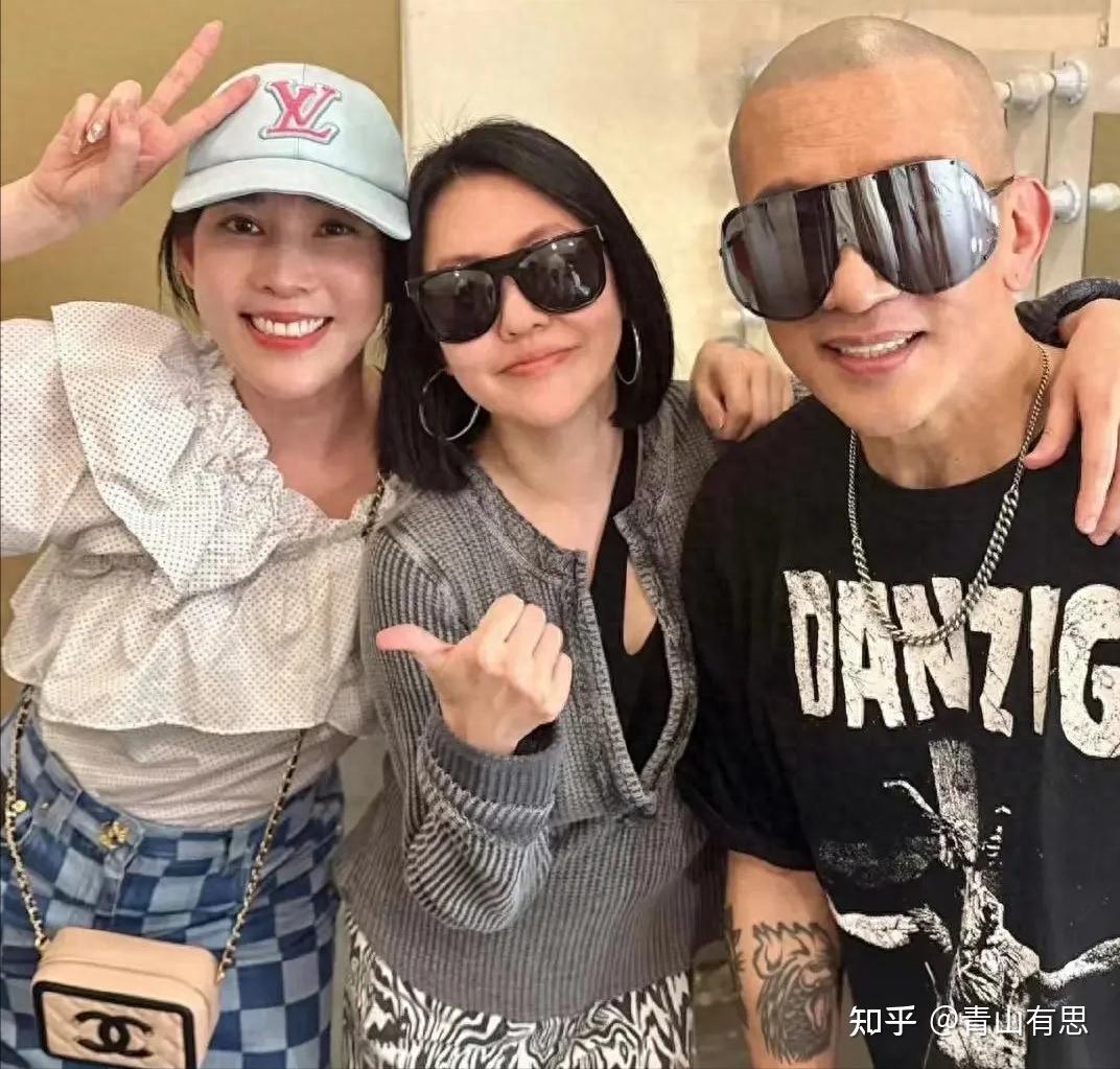 47岁大s近照曝光,面部松垮眼睛肿,力挺老公具俊晔dj秀