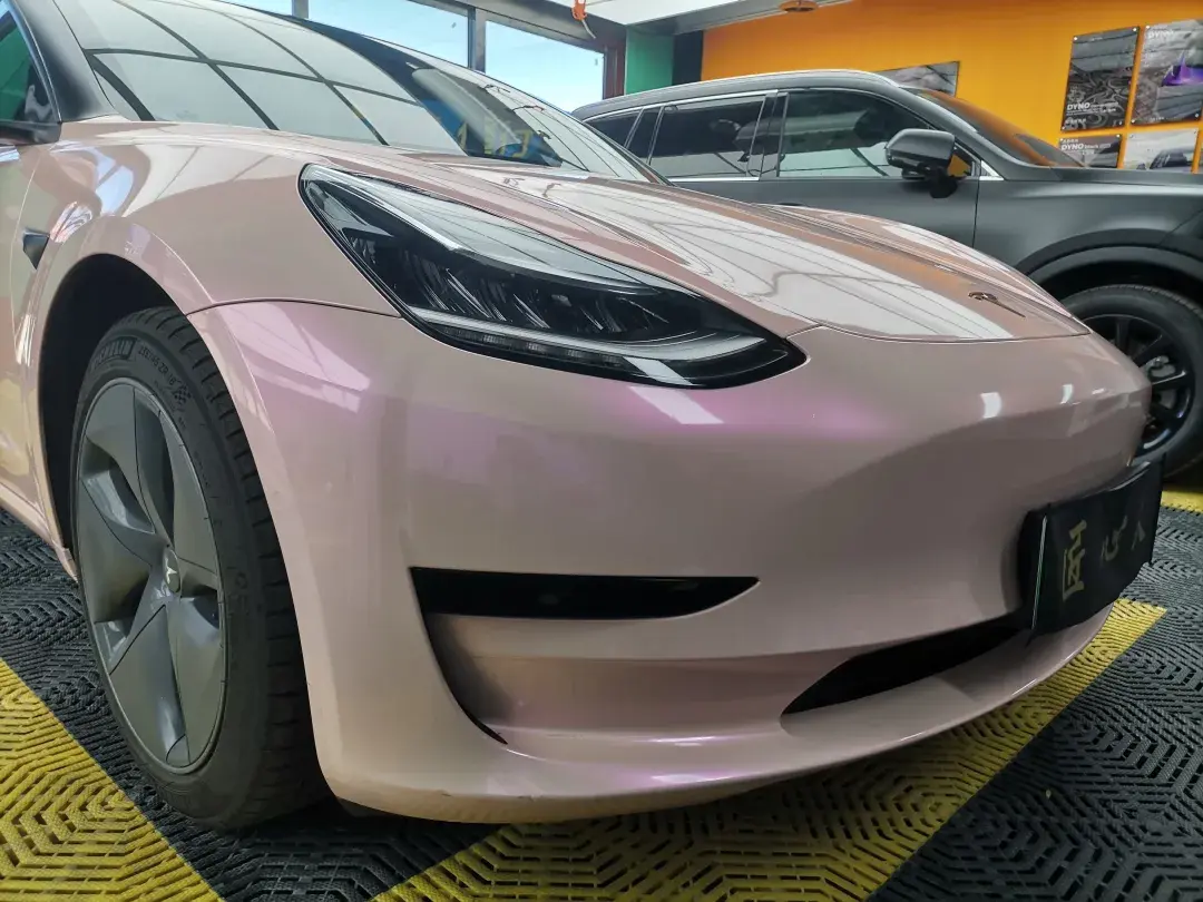 改色案例鉴赏:特斯拉model3"双色糖果胭脂粉"贴膜改色