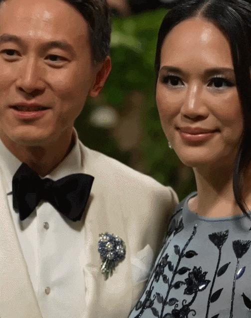 某字节网友表示,当年周受资出现在公司直播间,弹幕里只见密密麻麻的"