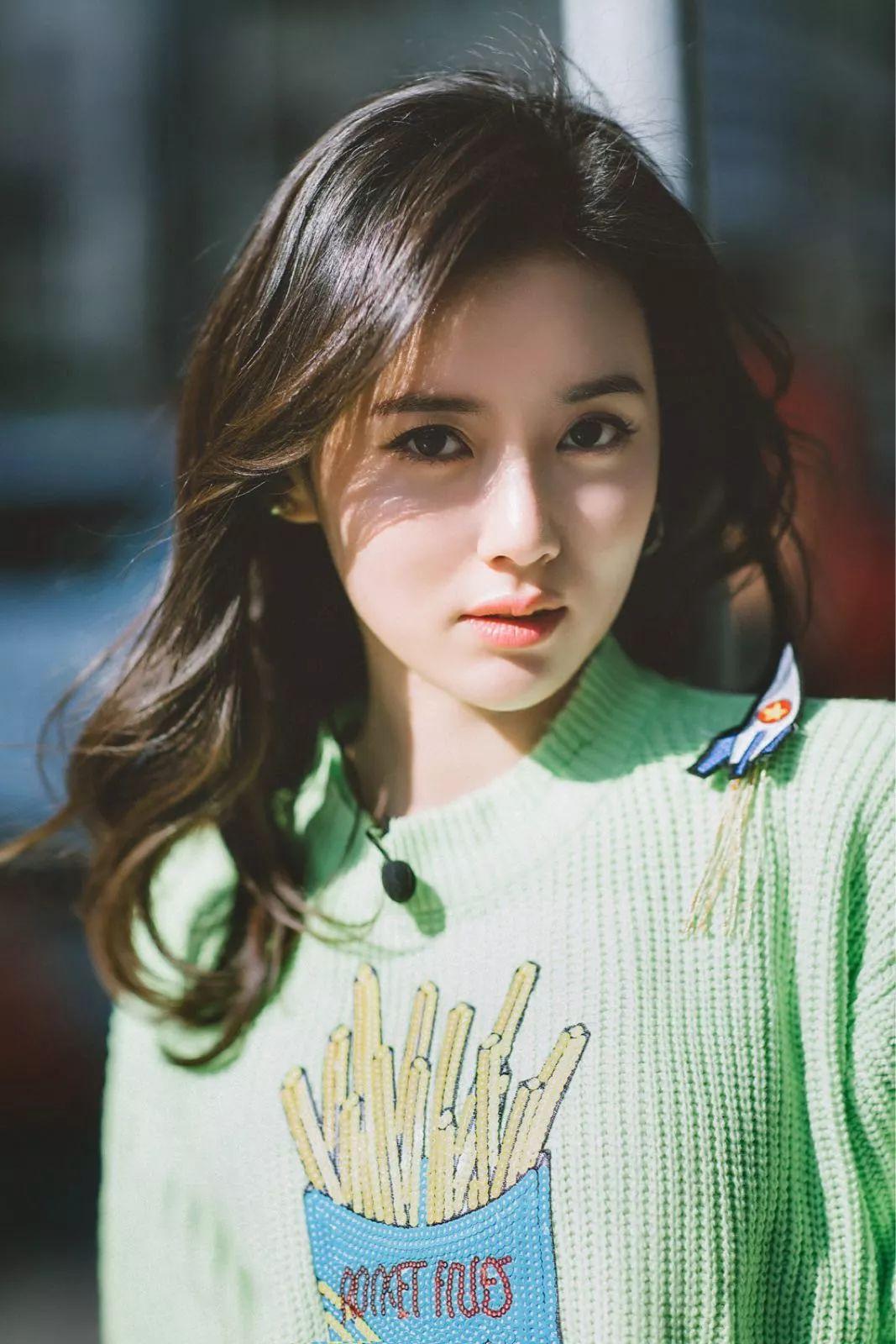 江铠同,她的背部线条极美 - 知乎