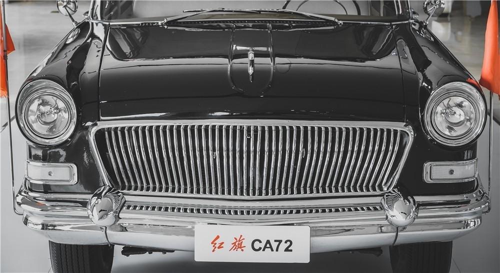 共和国之光实拍我国第一台阅兵车红旗ca72