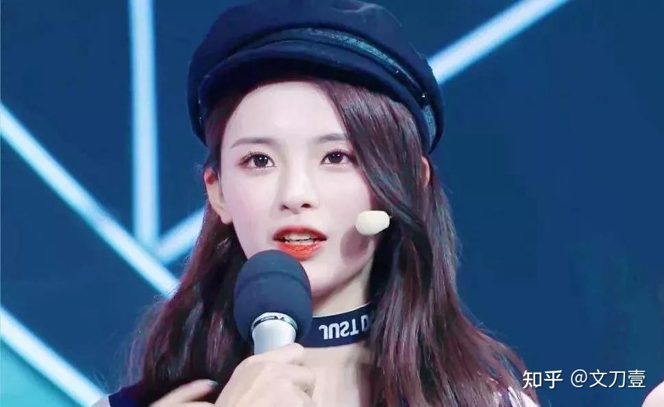 24岁杨超越,曾被王思聪瞧不起,如今已落户上海成为内娱顶流女星