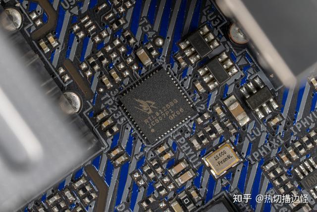 (华邦)的 25q256jweq,这颗是 bios rom,用于存储 uefi,agesa 模块