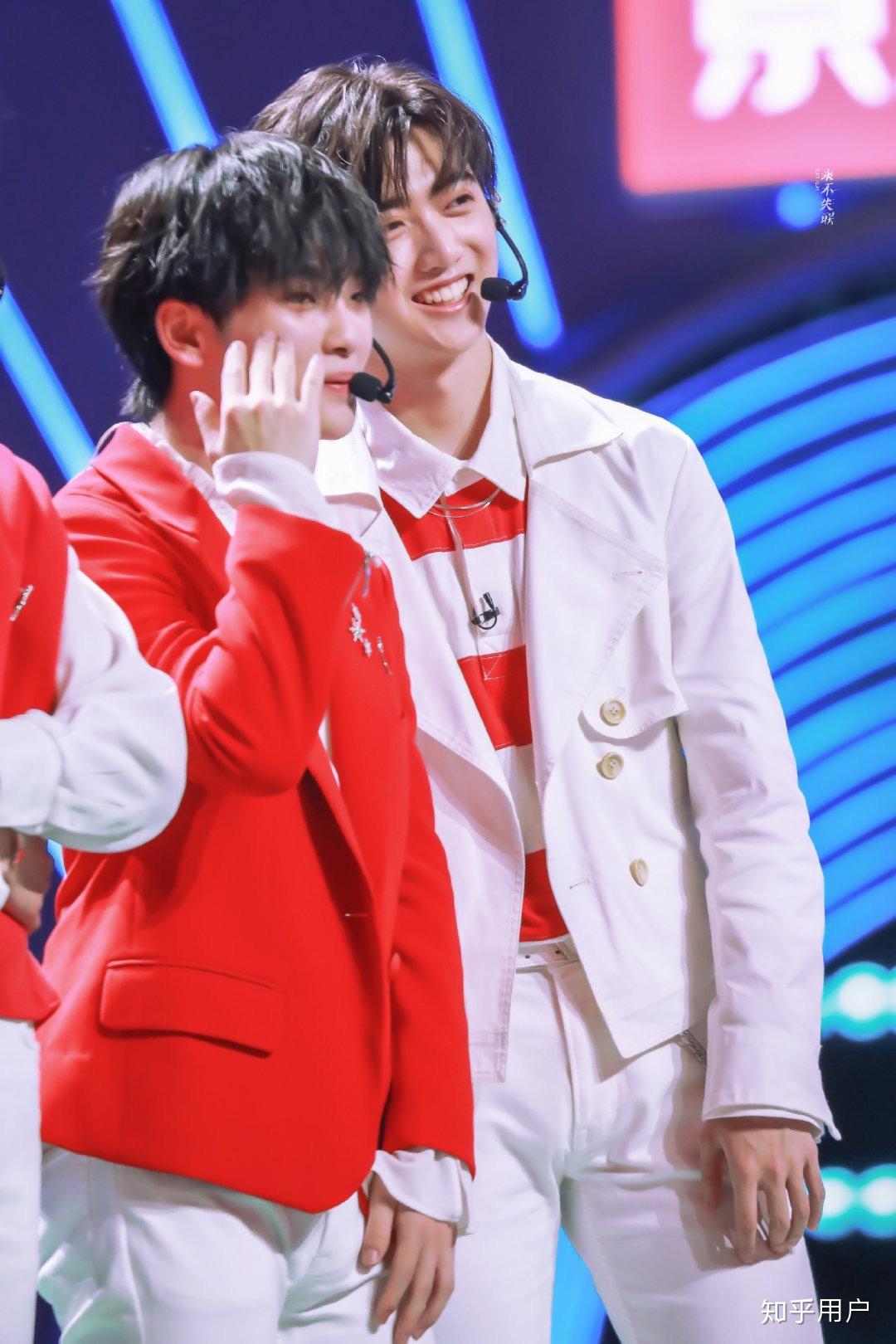 发现嘉南真的蛮北极了总不能我自己来问自己来写叭客观来说嘉南cp够甜