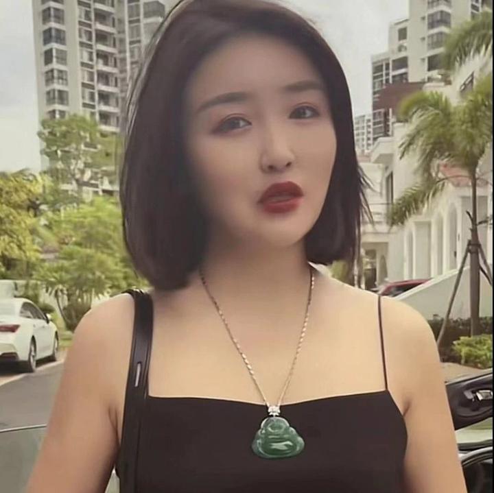 娇娇和赵本山闹掰后直播带货赚翻天,形容女人"烂白菜",一句话惹众怒