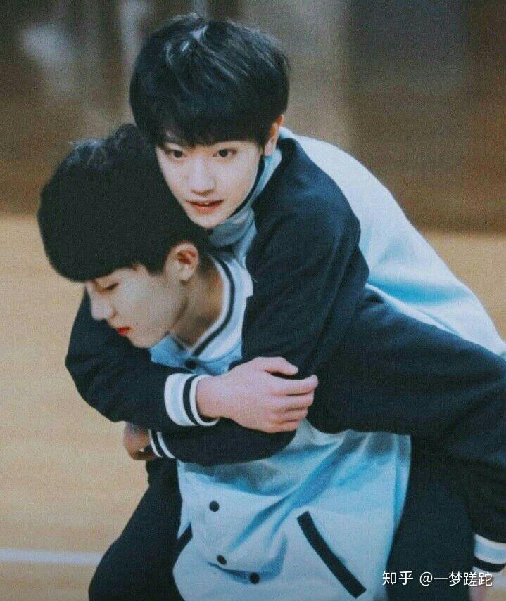 你有哪些时代峰峻艺人部姚景元李天泽的图片还有陈泗旭