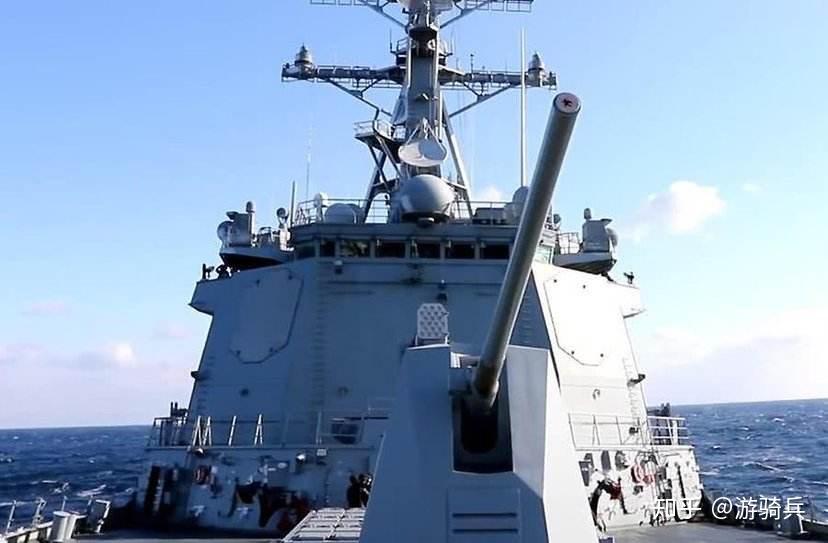 驱逐舰:"广开土大王"级3艘,"忠武公.李舜臣"级6艘,"世宗大王"级3艘.