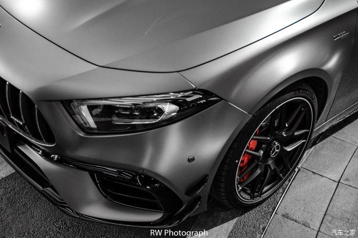 朝车地带夜拍奔驰amga45s4matic