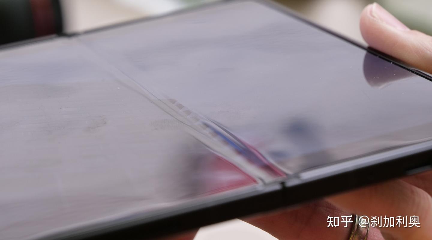 OPPO 破折叠屏折痕难题,中国智造产业链协同亮剑