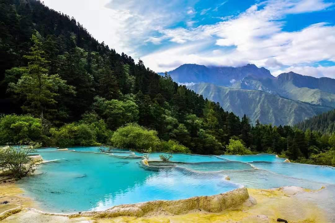 最值得去旅行的地方中国(最值得去旅行的地方中国英语作文)