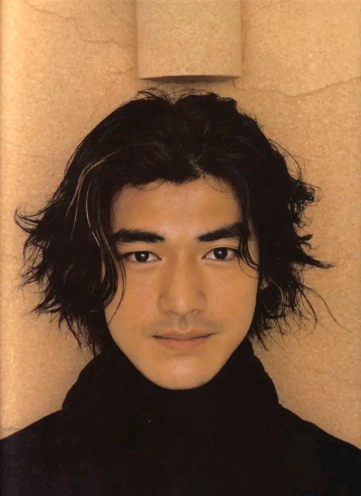 金城武和阿兰德龙谁帅