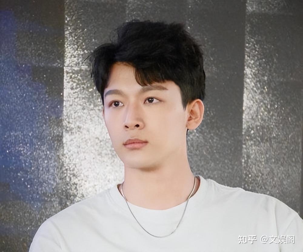 解约被要求索赔千万,凭实力只身闯荡,29岁张晚意终于逆袭