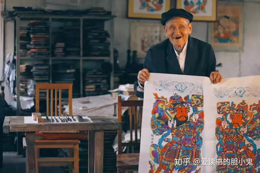 民间工艺美术大师杨洛书刀耕不辍世代继承年画艺术