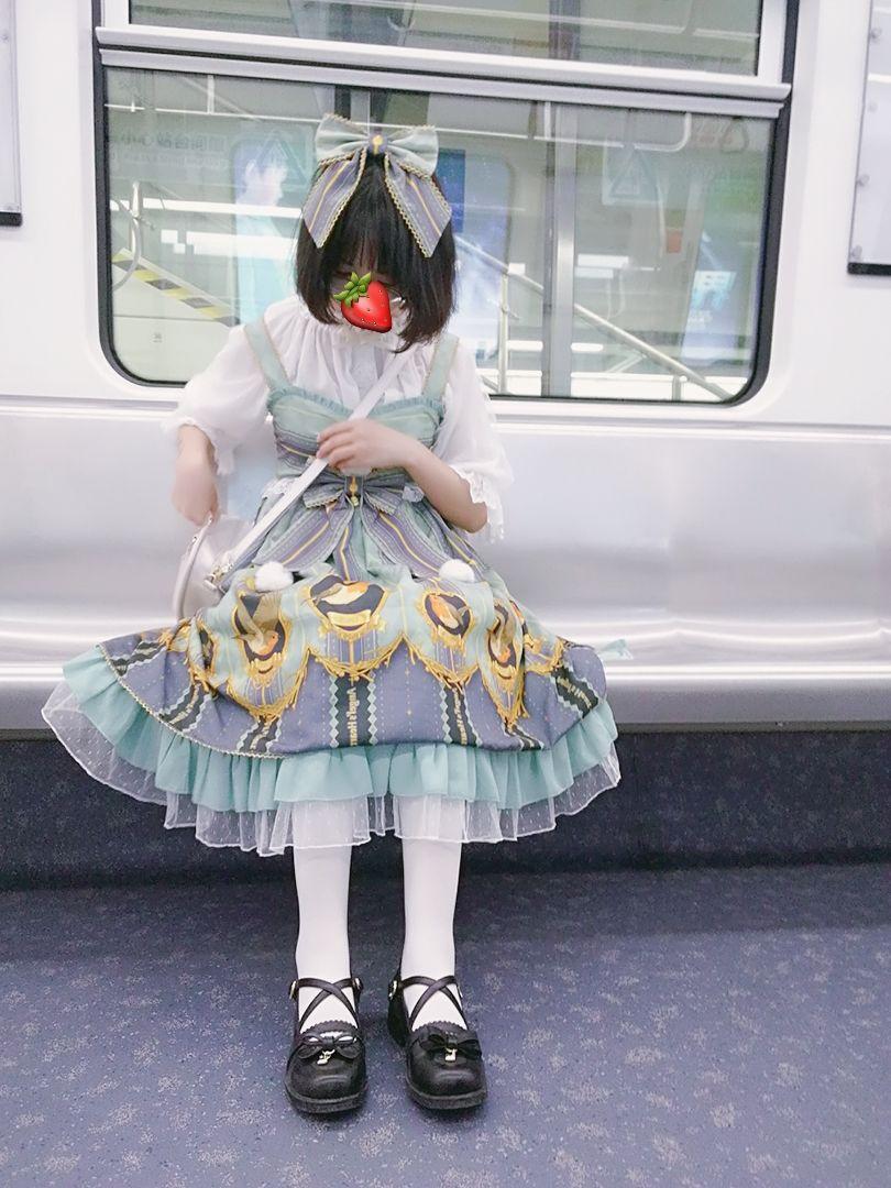 你最喜欢的一条lo裙或者jk制服或者汉服是什么