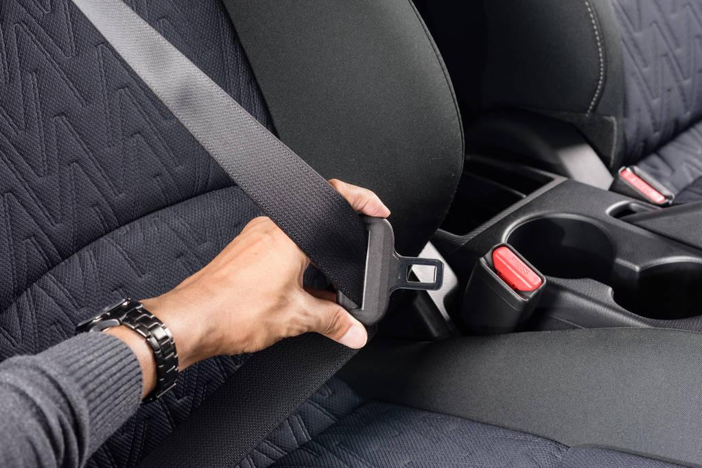 鉴别二手车,安全带可是个关键点 - 知乎