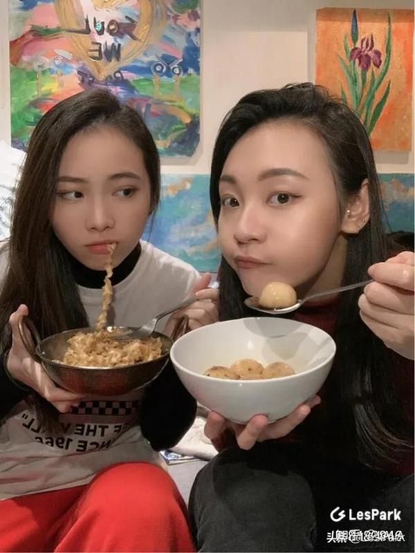 看完这对超甜les拉拉cp 我先弯为敬 知乎