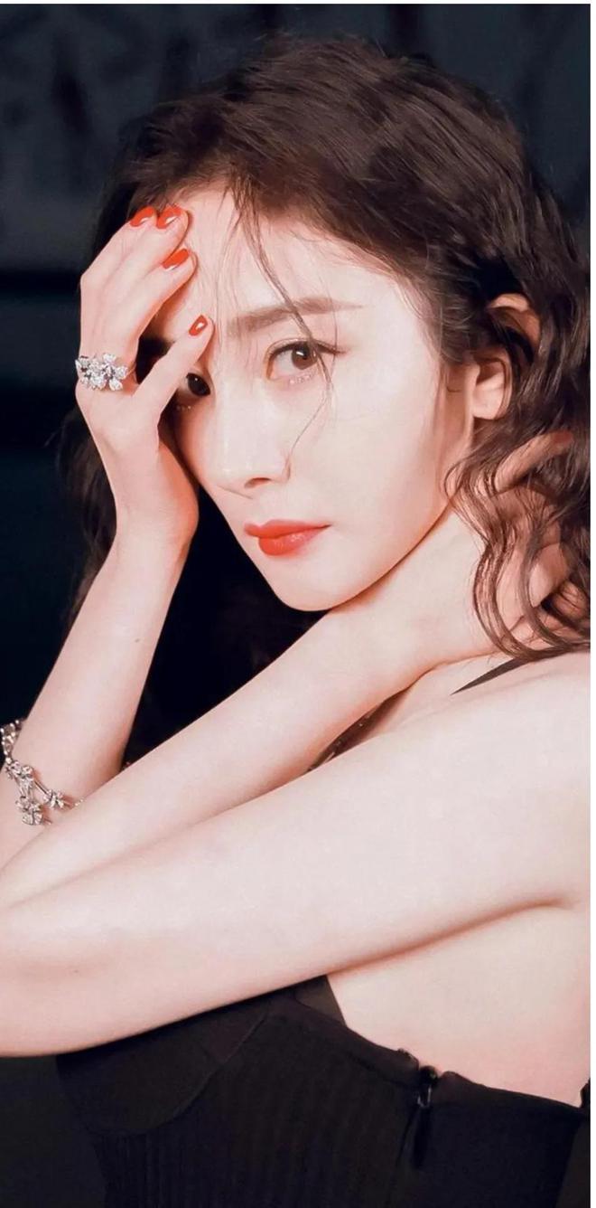 如何评价艺人杨幂