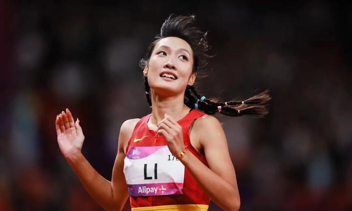 从倒数第二到摘银!李玉婷,怎么做到的?