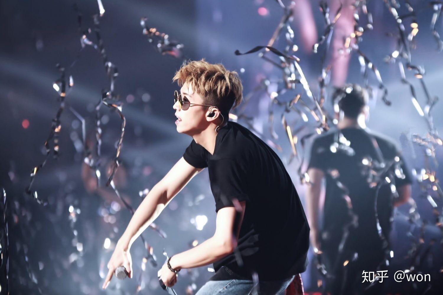 可以发点2pm张佑荣的壁纸嘛