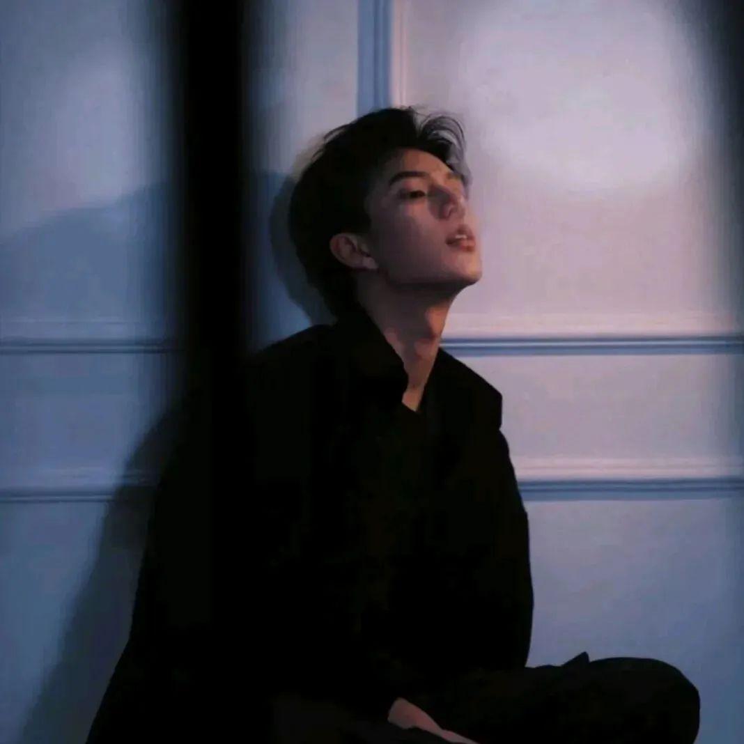 4,黑色系真人男生头像(60张)5,冷酷男生动漫头像最后不定期更新 to be