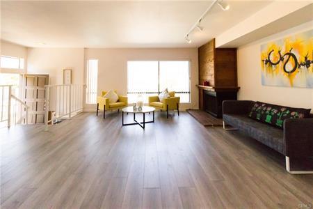 美国洛杉矶蒙市走路丁胖子广场联体别墅