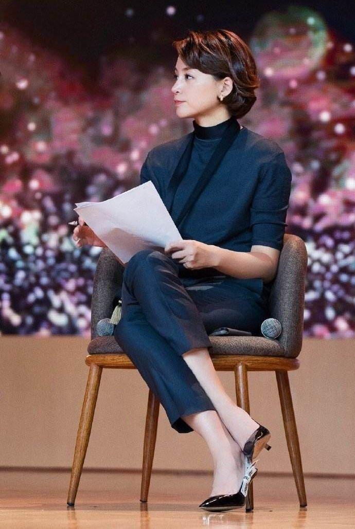 董卿的玉足 - 知乎