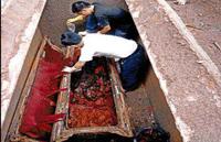 定陵是谁主张挖的?万历皇帝的遗骸挖出后,最后为何没妥善保存