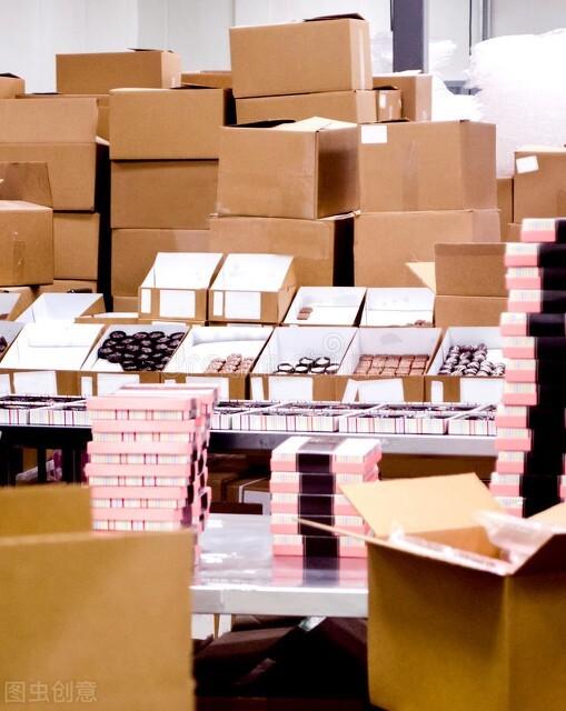 去领导家送礼,领导到楼下接我,礼物该递出吗? - 知乎