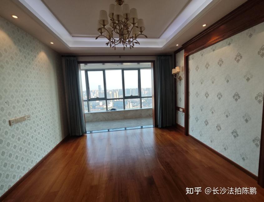 二手房600万、法拍仅370万，长沙一线江景大平层豪宅！ - 知乎