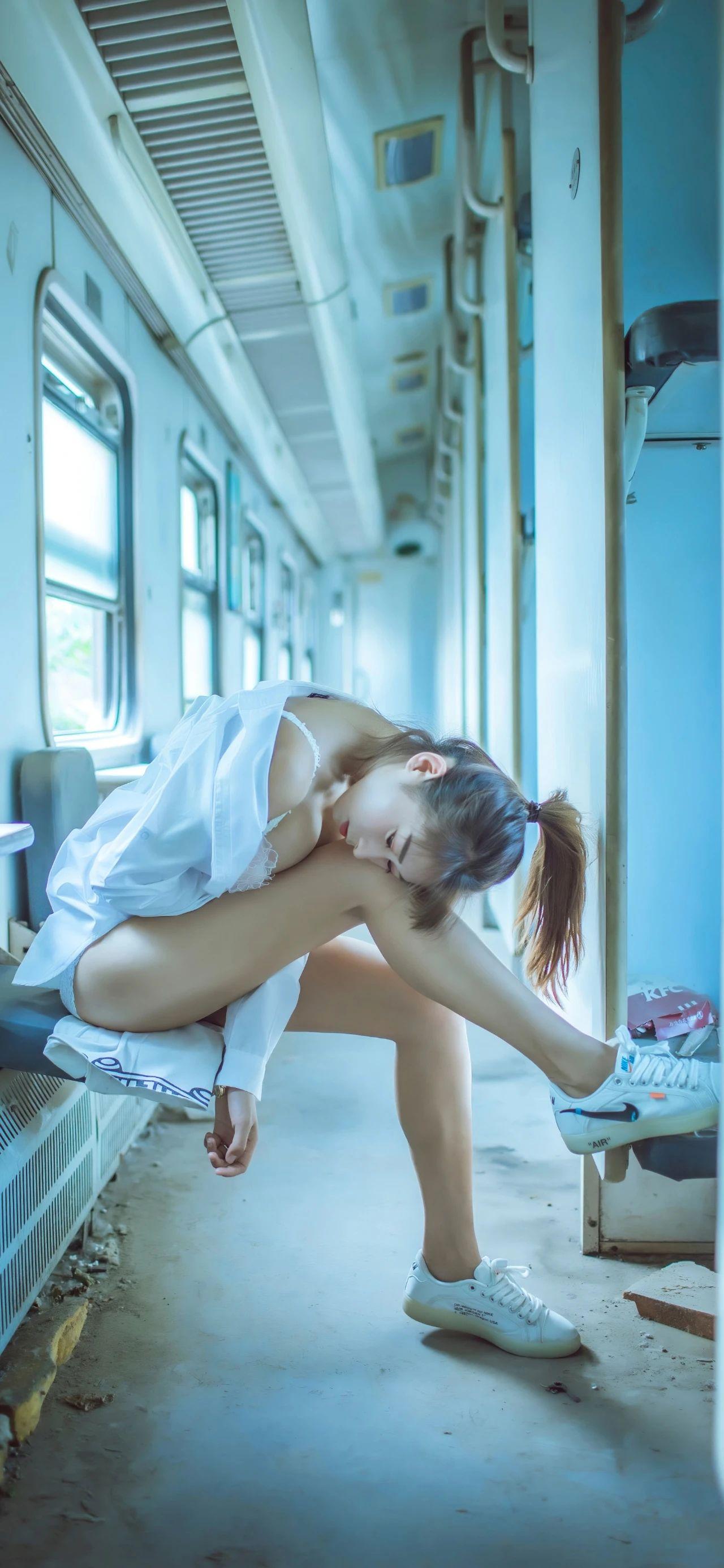 能不能来几张美腿照当手机壁纸?