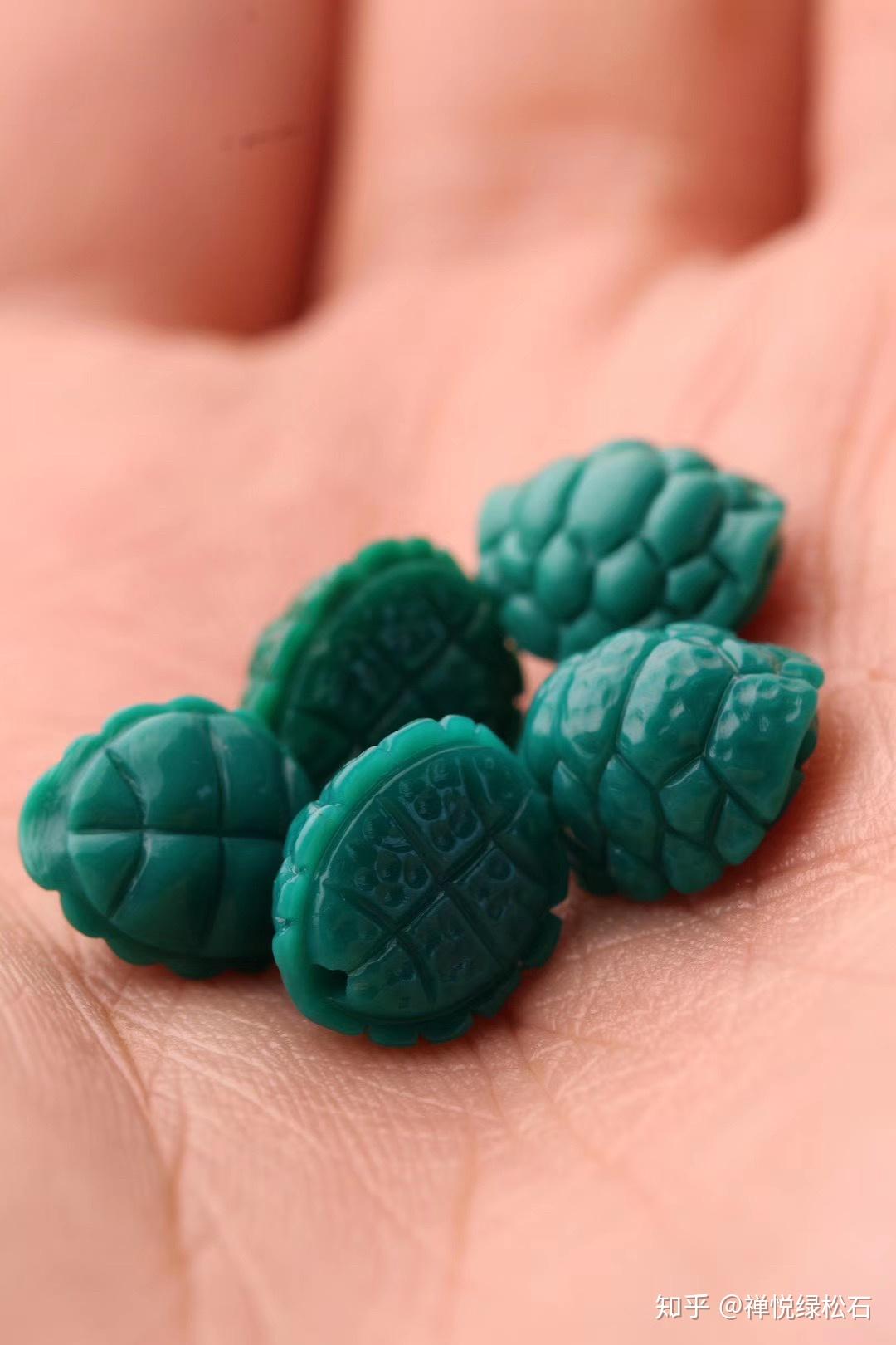 松石什么颜色的好 v2-2ff29af01d567b34a25daf11bfc1693c_r.jpg