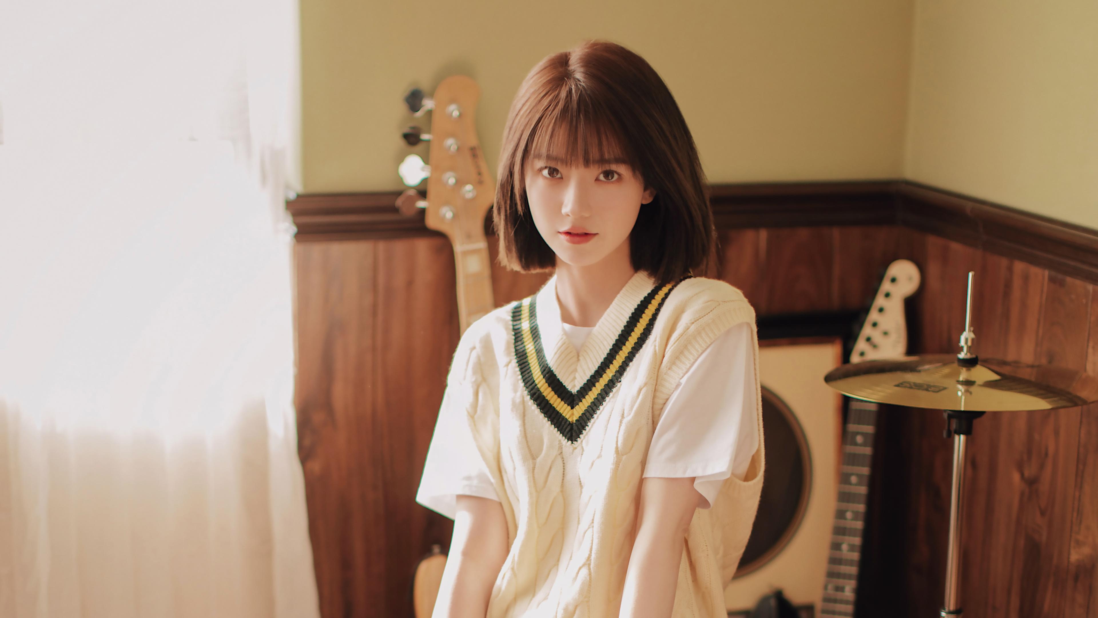 能推荐一些美女壁纸吗超清的谢谢哦?