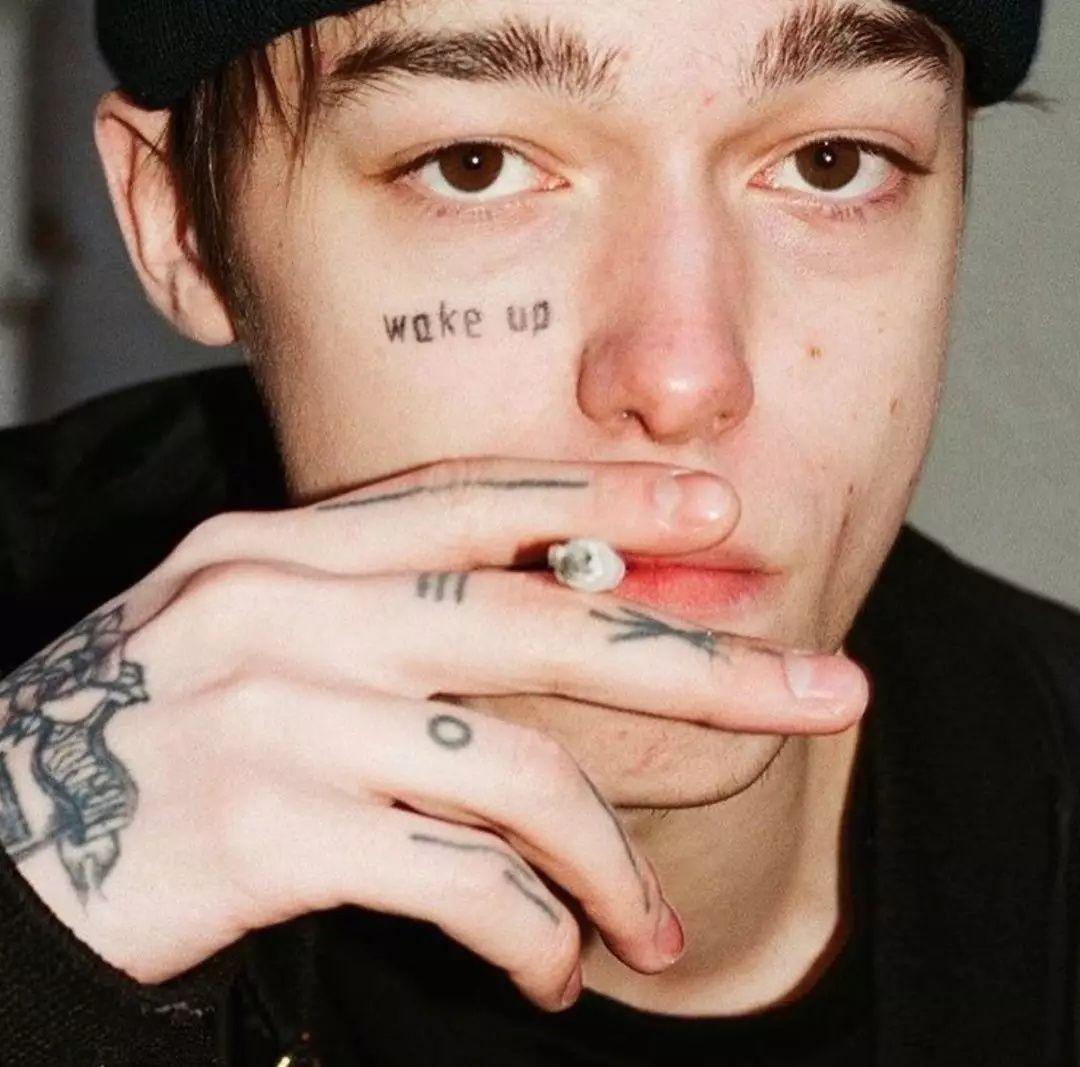 请问有什么可以拿来当微信qq头像的欧美男生头像? - 知乎